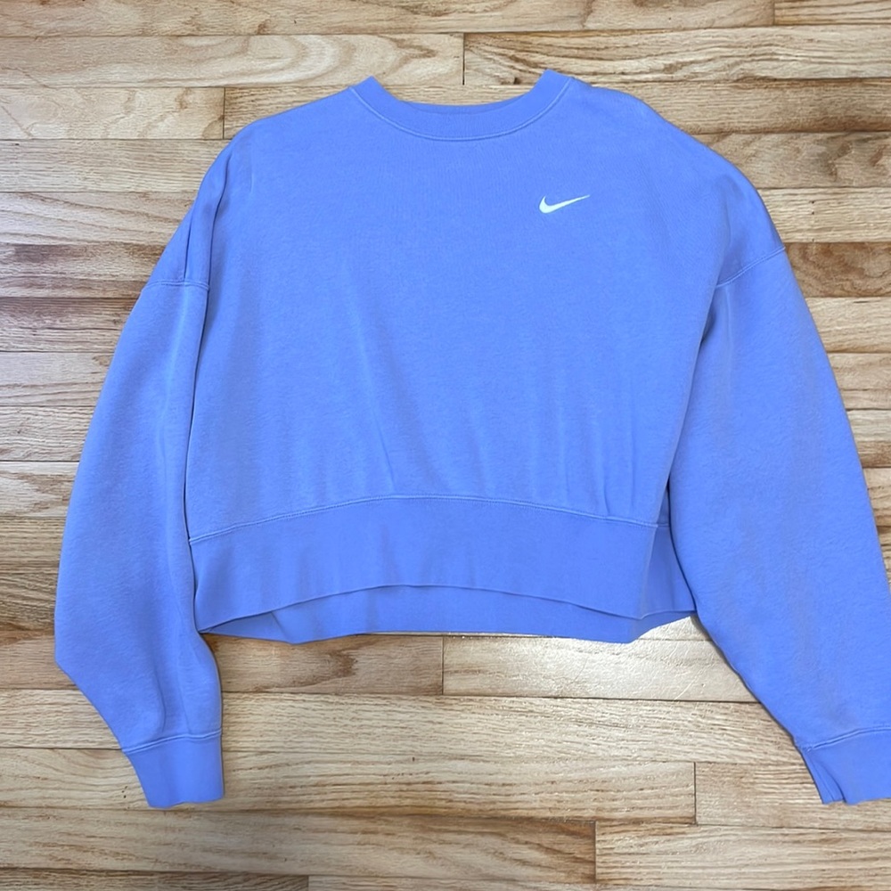 Nike women’s cropped sweatshirt